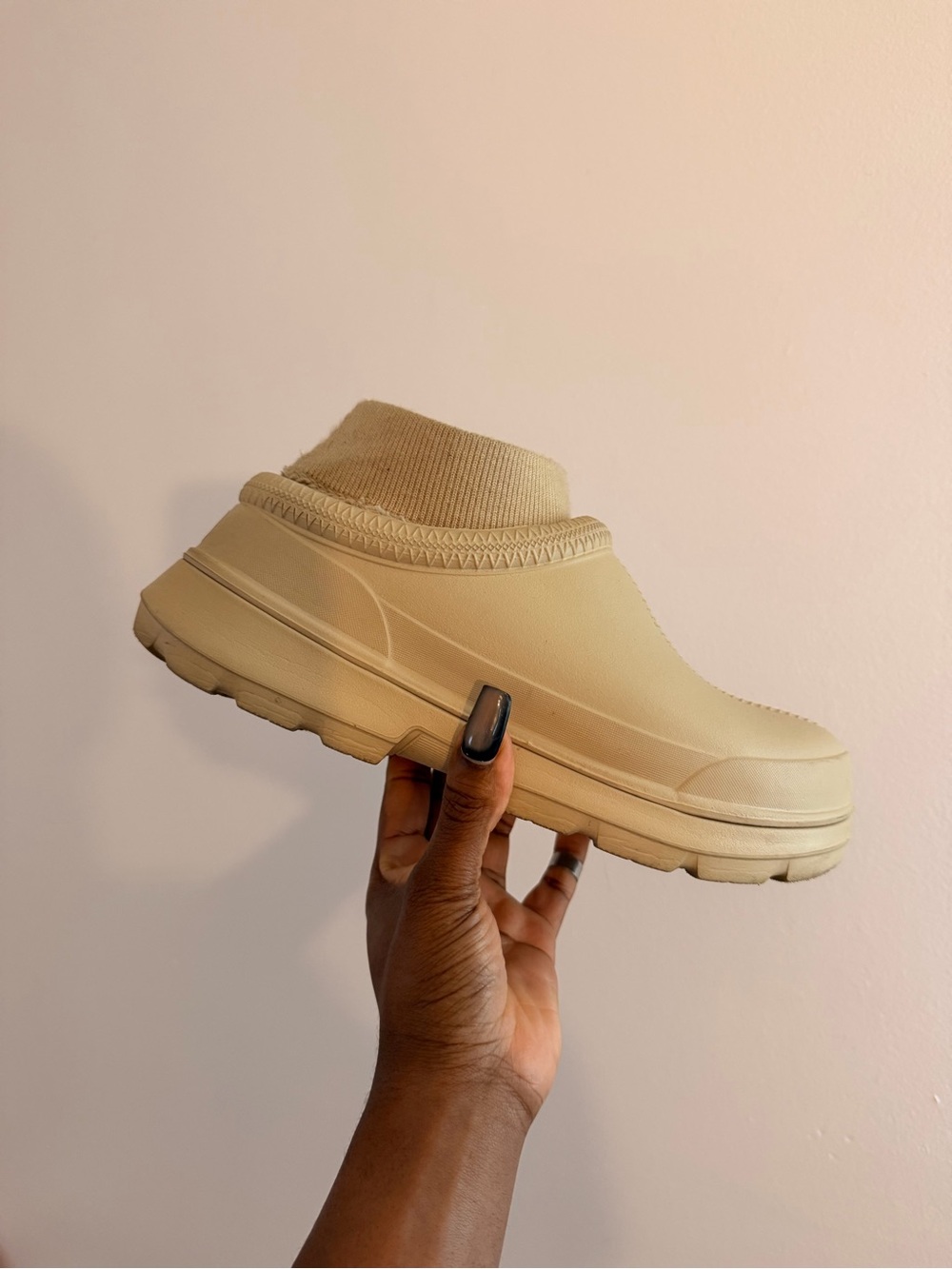 UGG Tasman X clogs in Neutral Tan - Picture 6 of 10